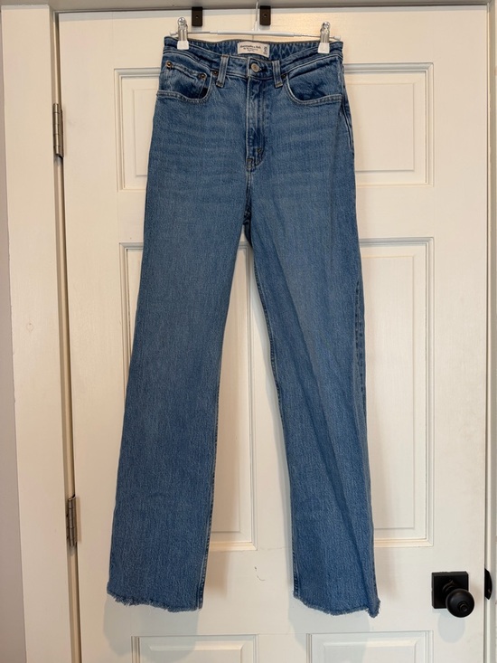 Abercrombie & Fitch Denim - Abercrombie & Fitche 90’s Relaxed Jean High-Rise Jeans - Blue